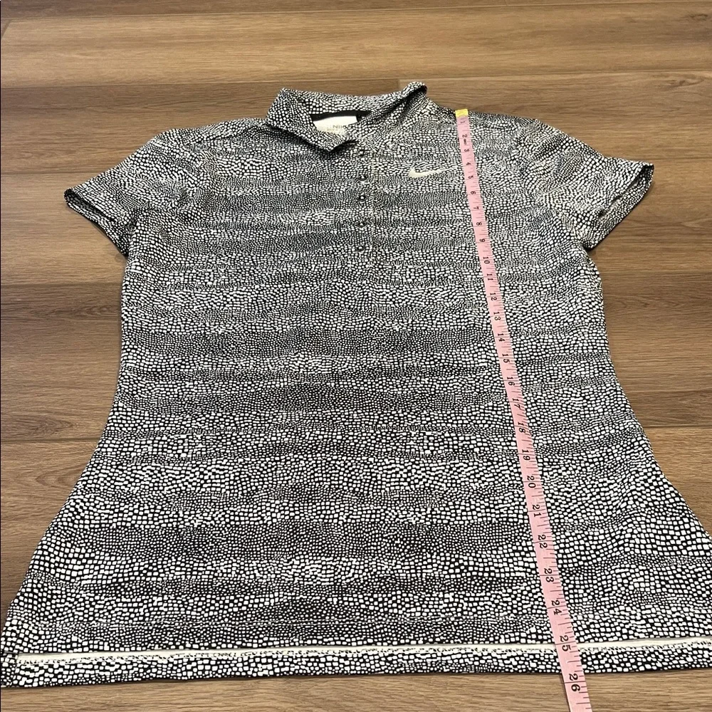 Nike Golf Monochrome Patterned Polo Shirt Size Small Collar, Buttons, Athletic